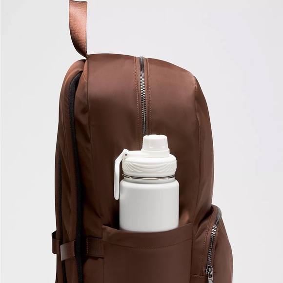 Lululemon Everywhere Backpack 22L Metal Hardware- Lava Cake/Sheer Oak/Gunmetal - Picture 4 of 7